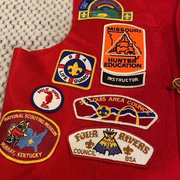 Vintage Boy Scout felt vest with 17 patches - Picture 7 of 10